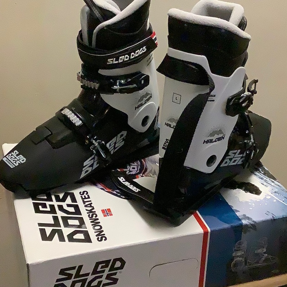 Sled Dogs: Snow Skates